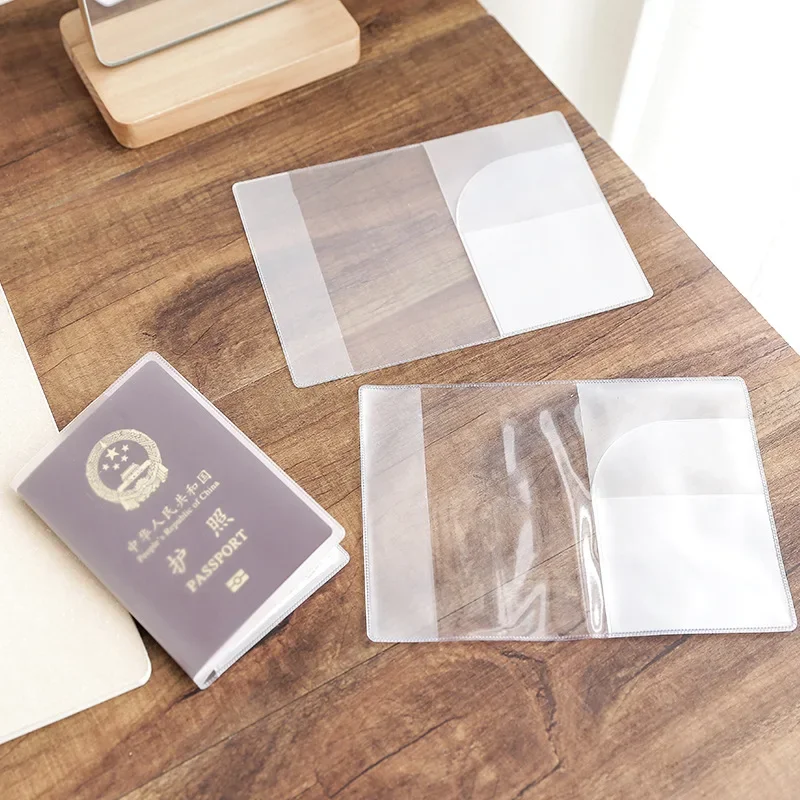 PVC Passport Sleeve Transparen - đánh giá và giá Travel Accessories Essentials